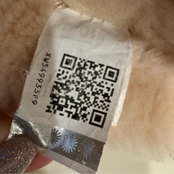 UGG Kestrel Shearling Cuff Boots - Picture 16 of 16